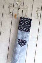 Handtuch zum Aufhängen hellblau mit rosa und hellblauen Blumen