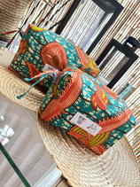 Trousse Wax Carrée Turquoise motifs orange et vert