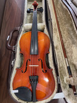 １１７７６番スズキバイオリンNo.200　2005年製　1/2サイズ　完全整備済！美品の本体にスズキ製の弓が付属！
