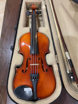 １３８０９番　スズキバイオリンNo.230　1/8　2010年製　完全整備済　現行モデルにスズキ製弓とスズキ製ケースが付属！