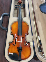 １３８７４番　スズキバイオリンNo.230　1/8　2004年製　完全整備済　現行モデルにスズキ製弓とスズキ製ケースが付属！