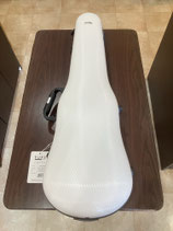 【大人気】ドイツ　GEWA製  PURE 『VIOLIN FORM SHAPED』ホワイト