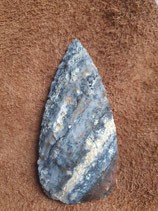 Biface en silex taillé B103