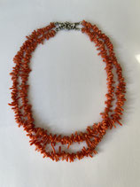 Ketting Bloedkoraal met zilver hoofdjes slot