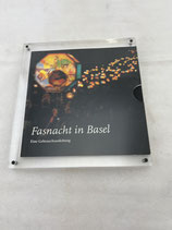 Fasnacht in Basel eine Gebrauchsanleitung Buch in Plexiglasfolder. Art.-Nr. 4219