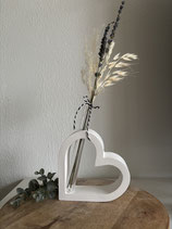Herz mit Reagenzglas
