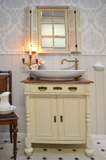 Antike Waschtische - funktionstüchtig aufgearbeitet - Land & Liebe