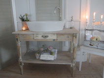 Vintage Waschtische - funktionstüchtig aufgearbeitet - Land & Liebe