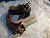 ceintures en cuir, une simple, une triple couches cousue