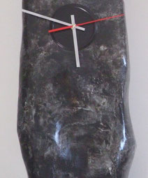 Steinzeit-Uhrwerk-Standuhr-Skulptuhr-Uhr-Kunstwerk-Skulptur von künstlerstein.de Mathias Rüffert