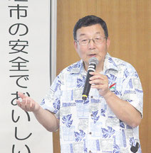 講演を行った信州大学の中本信忠名誉教授=1日夕、市健康福祉センター