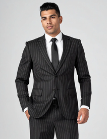 Ein Mann in Arbeitsuniform demonstriert seine Manneskraft.