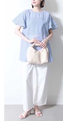 【目玉商品】  フリル袖ブラウス  （フリーサイズ）  4,290円→1,200円(税込)