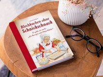 Blechkuchen ohne Schnickschnack Buch auf einem Tisch
