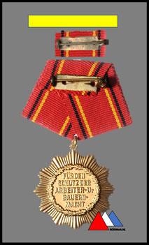 Ruckseite "Verdienter Volkspolizist" 1966-1967 Goldfarben bunt metal Spätere Ausführung bis 1990 Messing.