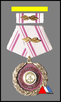 Vorderseite "Verdienter angehörige der Zivil Verteidigung" 1977-1989.