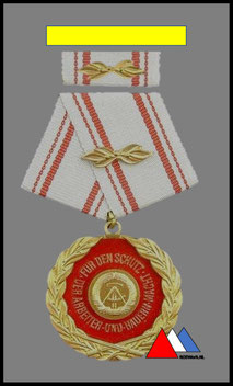 Vorderseite "Verdienter angehörige der Nationale Volksarmee" 1977-1989.