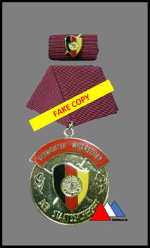 Vorderseite: Metall von schlechter Qualität.