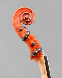 Wahrscheinlich 1923 in Deutschland gebaute 4/4 Violine mit zweiteilligem Boden - Schnecke