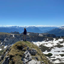 Alpine Gratwanderungen mit Gipfeleinlagen im wilden aber auch lieblichen Karstgebirge