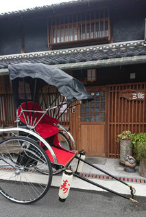 とろろめし大和 人力車にじいろ