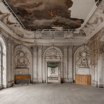 --------------- SCHLOSS GLUCK ---------------