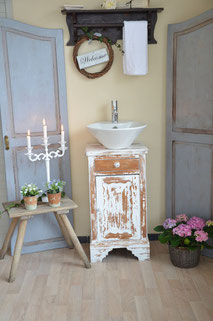 Vintage Waschtische - funktionstüchtig aufgearbeitet - Land & Liebe