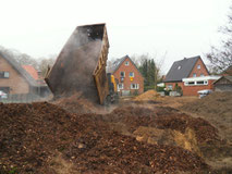 Rindenmulch, naturnahes Außengelände, Naturmaterial