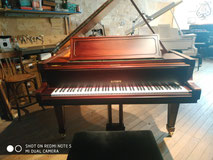 Piano quart de queue de marque EUTERPE (Fabrication allemande en 1980) Meuble acajou satiné "alt-english" à essayer dans notre magasin 8 rue Jean Jaurès 33310 à LORMONT (en Gironde près de Bordeaux) 15 000 euros