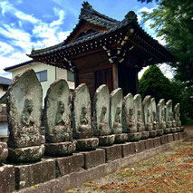 平福寺十三仏石像