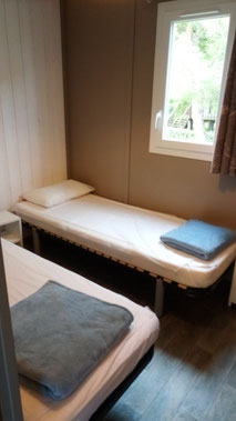 Chalet Fabre Plein Air 30 - Camping Gers Arros -  Chambre Enfant LIGHT