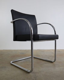 Atelier van Lieshout AVL shaker barkruk moooi barstool
