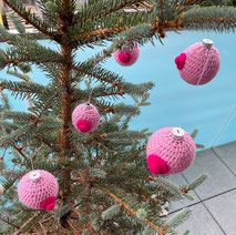 Berliner Schnack, Feminine Weihnachtsbaumkugeln, Handarbeit