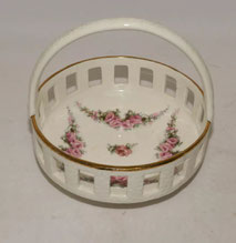Max Rösler Rodach Rosengirlande Henkelkorb Nr.: 4919/00 Goldrand H. 11,5 cm, € 59,00