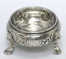 Geor IV Saliere mit Glaseinsatz 925er Sterling Silber London Blumen Ø 7,6 cm