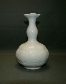 Meissen, Porzellan, Vase, Modell Lotus, 20,0 cm, 1. Wahl, € € 75,00