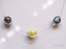 mimiga-joyas-artisticas-de-tu-animal-collar-personalizado-acero-plata-perlas-cristal-plumas-periquito-agapornis