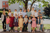 SCHULKLASSE 1B