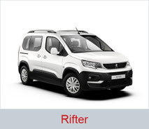 Rollstuhlgerechter Peugeot Rifter in der Farbe weiß.