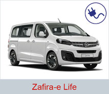 Rollstuhlgerechter Opel Zafira-e Life in der Farbe weiß.