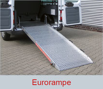 Ausgeklappte, silberne Eurorampe verbaut in einem großen Transporter.