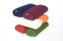 Yoga Bolster oval mit Kapok gefüllt in 6 Farben von yogawood