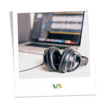Kopfhörer: Podcastservice durch VAJUS Mediendesign Virtuelle Assistenz