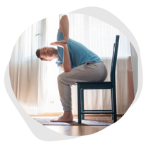 séance de yoga sur chaise