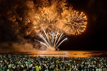 nochevieja, fuegos artificiales, boa viagem, playa, recife, pernambuco, brasil, viaje a brasil, espectáculo, experiencia brasil