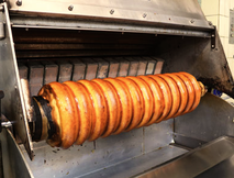 Baumkuchen auf Walze