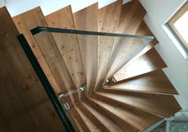 Treppe mit Holzverglasung