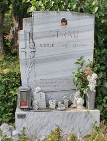 Grab von Nicole Strau (1982-1990)