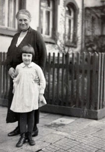 Eva Freundlich mit Enkelin Eva Weisner (1934)