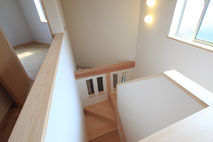 千葉県柏市　設計事務所　自然素材住宅　階段